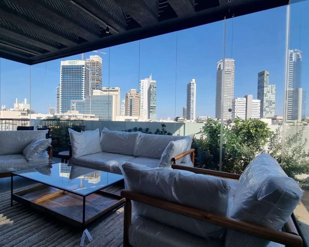 זכוכית נאספת - הצגה 2